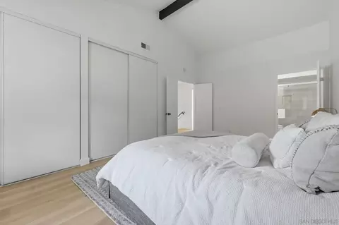 Bedroom - 8067 Caminito Mallorca, La Jolla, CA 92037 photo 4 of 10