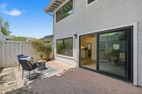 Exterior - 8067 Caminito Mallorca, La Jolla, CA 92037 photo 5 of 6
