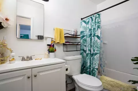 Bath - 4065 Bancroft Dr, La Mesa, CA 91941 photo 4 of 5