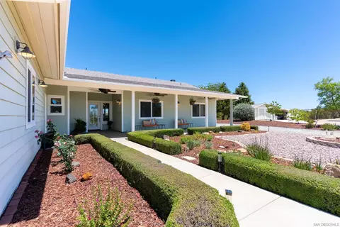 43700 Sunshine Cir, Aguanga, CA 92536
