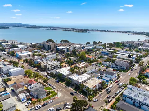 4070 Riviera Dr #5, San Diego, CA 92109