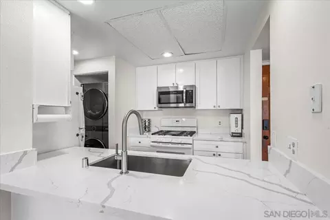 Kitchen - 2916 Elm Tree Ct, Spring Valley, CA 91978 photo 3 of 3