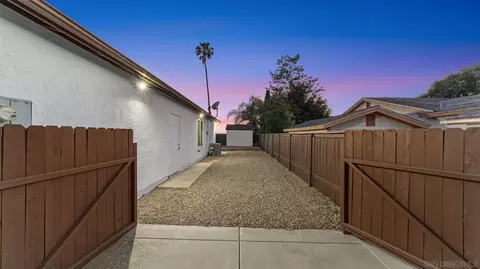 Exterior - 1131 Conway Dr, Escondido, CA 92027 photo 6 of 9
