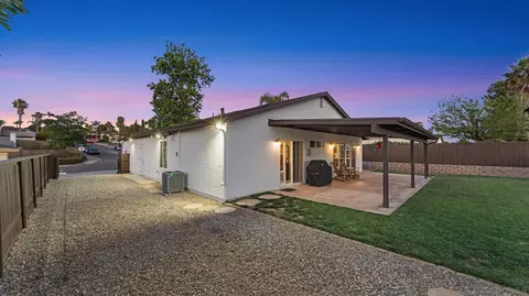 Exterior - 1131 Conway Dr, Escondido, CA 92027 photo 3 of 9