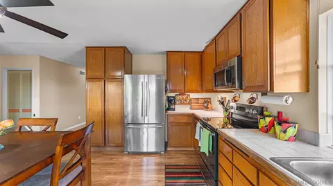 Kitchen - 1131 Conway Dr, Escondido, CA 92027 photo 2 of 4