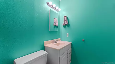 Bath - 1131 Conway Dr, Escondido, CA 92027 photo 5 of 6
