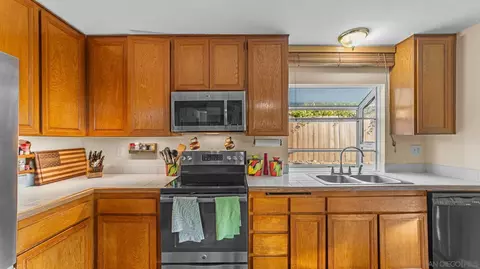 Kitchen - 1131 Conway Dr, Escondido, CA 92027 photo 4 of 4