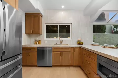 Kitchen - 1504 Caminito Solidago, La Jolla, CA 92037 photo 4 of 4