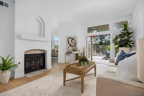 Living - 1504 Caminito Solidago, La Jolla, CA 92037 photo 5 of 5
