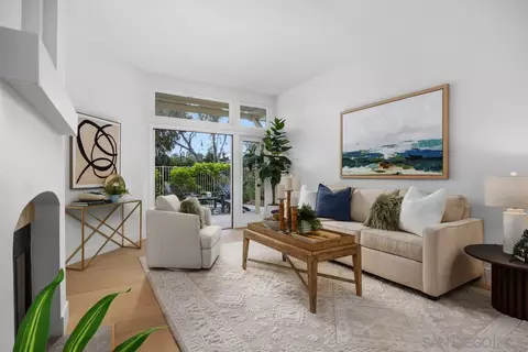 Living - 1504 Caminito Solidago, La Jolla, CA 92037 photo 3 of 5