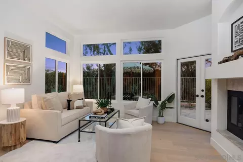 Living - 1504 Caminito Solidago, La Jolla, CA 92037 photo 2 of 5