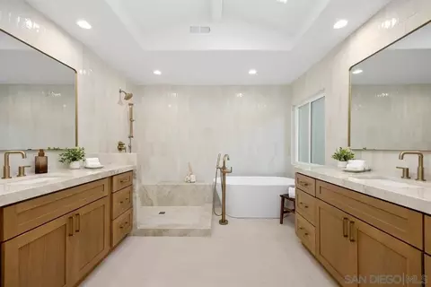Bath - 1504 Caminito Solidago, La Jolla, CA 92037 photo 1 of 5