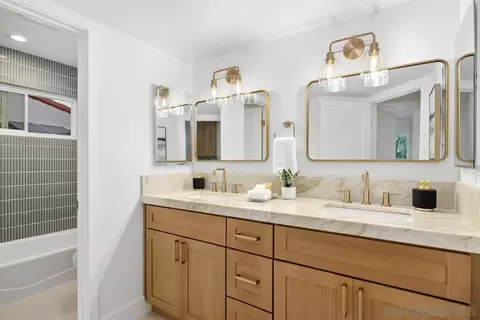 Bath - 1504 Caminito Solidago, La Jolla, CA 92037 photo 4 of 5