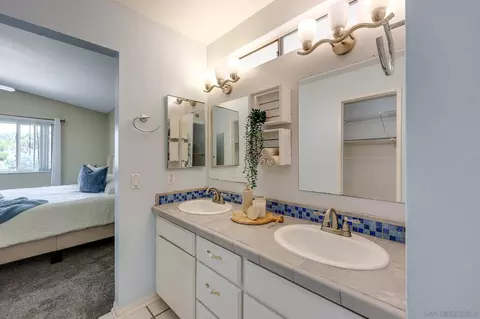 Bath - 1605 Havenwood Dr, Oceanside, CA 92056 photo 2 of 5
