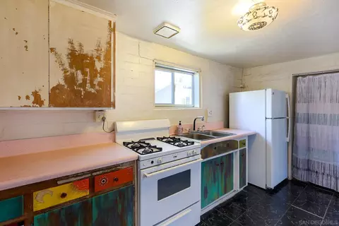 Kitchen - 414 E Lincoln Ave, Escondido, CA 92026 photo 7 of 8