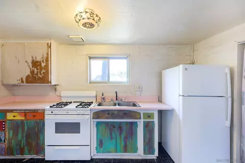 Kitchen - 414 E Lincoln Ave, Escondido, CA 92026 photo 8 of 8