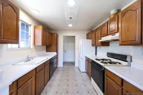 Kitchen - 414 E Lincoln Ave, Escondido, CA 92026 photo 1 of 8