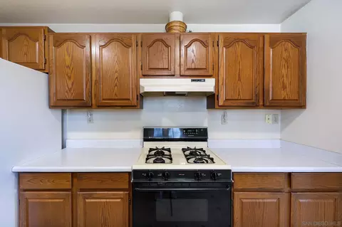Kitchen - 414 E Lincoln Ave, Escondido, CA 92026 photo 5 of 8