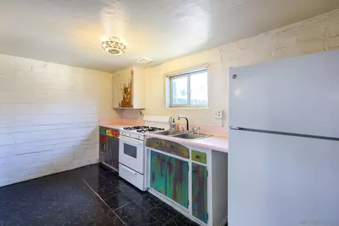Kitchen - 414 E Lincoln Ave, Escondido, CA 92026 photo 6 of 8
