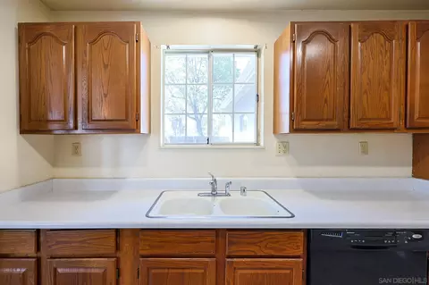 Kitchen - 414 E Lincoln Ave, Escondido, CA 92026 photo 4 of 8