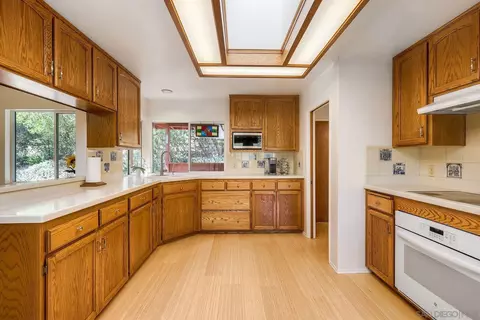 Kitchen - 15525 Lyons Vly, Jamul, CA 91935 photo 4 of 7