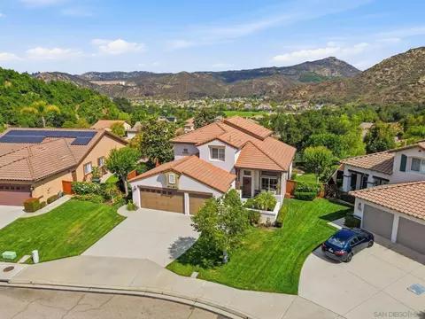 3234 Meadow Grass Ln, Escondido, CA 92027