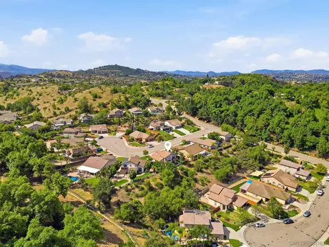 View/Area - 3234 Meadow Grass Ln, Escondido, CA 92027 photo 6 of 10