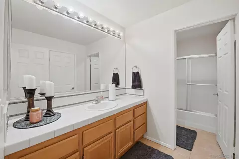 Bath - 3234 Meadow Grass Ln, Escondido, CA 92027 photo 1 of 4