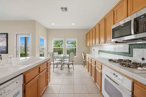 Kitchen - 3234 Meadow Grass Ln, Escondido, CA 92027 photo 2 of 5