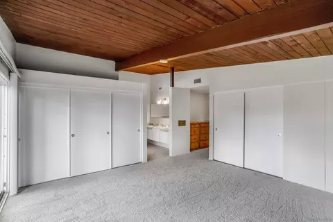 Bedroom - 8575 N La Jolla Scenic Dr, La Jolla, CA 92037 photo 1 of 7