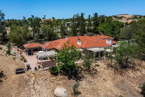 View/Area - 41025 Los Ranchos Cir, Temecula, CA 92592 photo 2 of 3