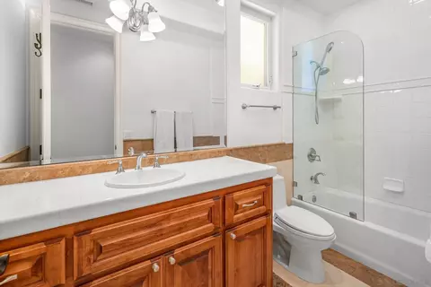 Bath - 41025 Los Ranchos Cir, Temecula, CA 92592 photo 4 of 5