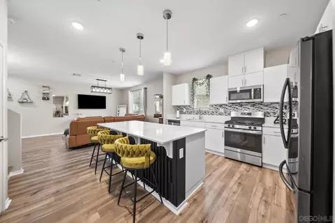 5223 Surfwalk #111, San Diego, CA 92154