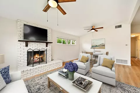 Living - 927 Gray, El Cajon, CA 92020 photo 4 of 9