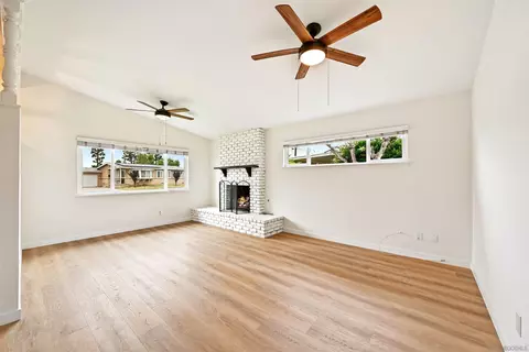 Living - 927 Gray, El Cajon, CA 92020 photo 3 of 9