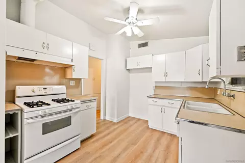 Kitchen - 927 Gray, El Cajon, CA 92020 photo 1 of 4