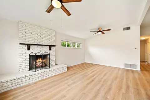 Living - 927 Gray, El Cajon, CA 92020 photo 5 of 9