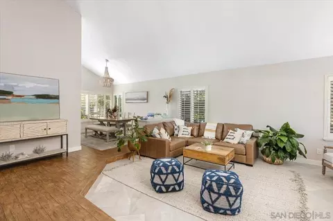 Living - 962 Chardonney Way, Escondido, CA 92029 photo 1 of 6