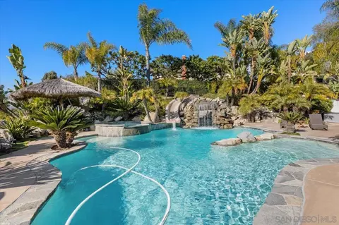 Exterior - 962 Chardonney Way, Escondido, CA 92029 photo 3 of 18