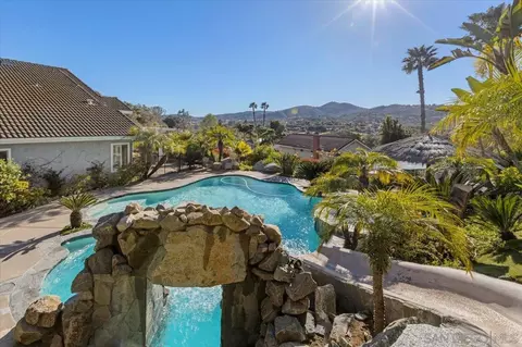 Exterior - 962 Chardonney Way, Escondido, CA 92029 photo 7 of 18