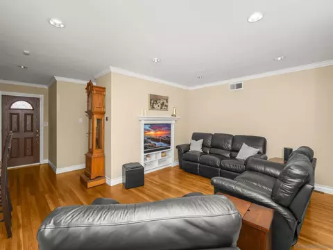 Living - 672 Brockwood Dr, El Cajon, CA 92021 photo 1 of 3