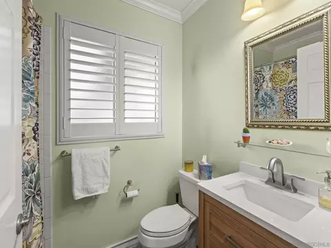 Bath - 672 Brockwood Dr, El Cajon, CA 92021 photo 1 of 2