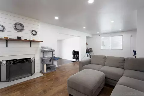 71 E L St, Chula Vista, CA 91911