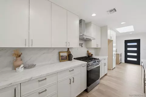 Kitchen - 6375 Primrose Dr, La Mesa, CA 91942 photo 4 of 5