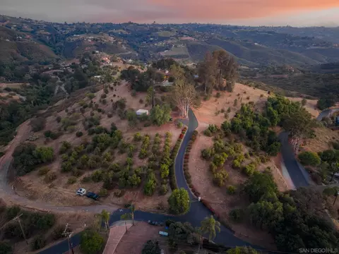 View/Area - 2825 Vista Del Rio, Fallbrook, CA 92028 photo 1 of 2