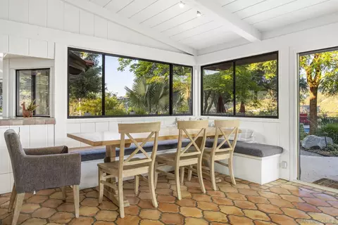 Dining - 2825 Vista Del Rio, Fallbrook, CA 92028 photo 2 of 2