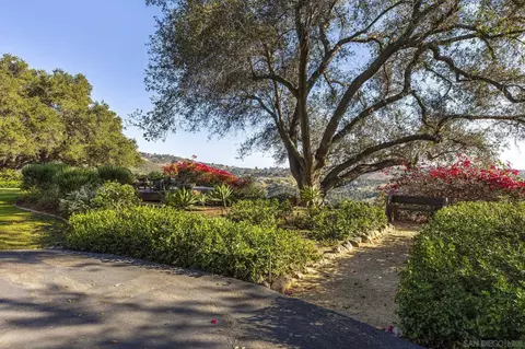 Exterior - 2825 Vista Del Rio, Fallbrook, CA 92028 photo 18 of 19