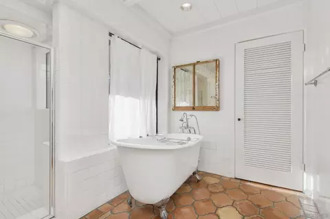 Bath - 2825 Vista Del Rio, Fallbrook, CA 92028 photo 4 of 5