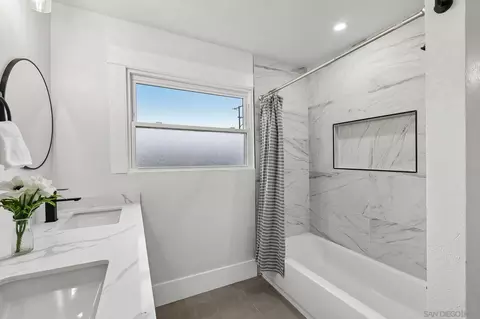 Bath - 316 4th, Ramona, CA 92065 photo 2 of 5