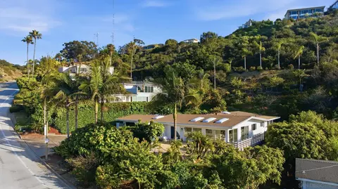 View/Area - 7202 Via Capri, La Jolla, CA 92037 photo 7 of 7